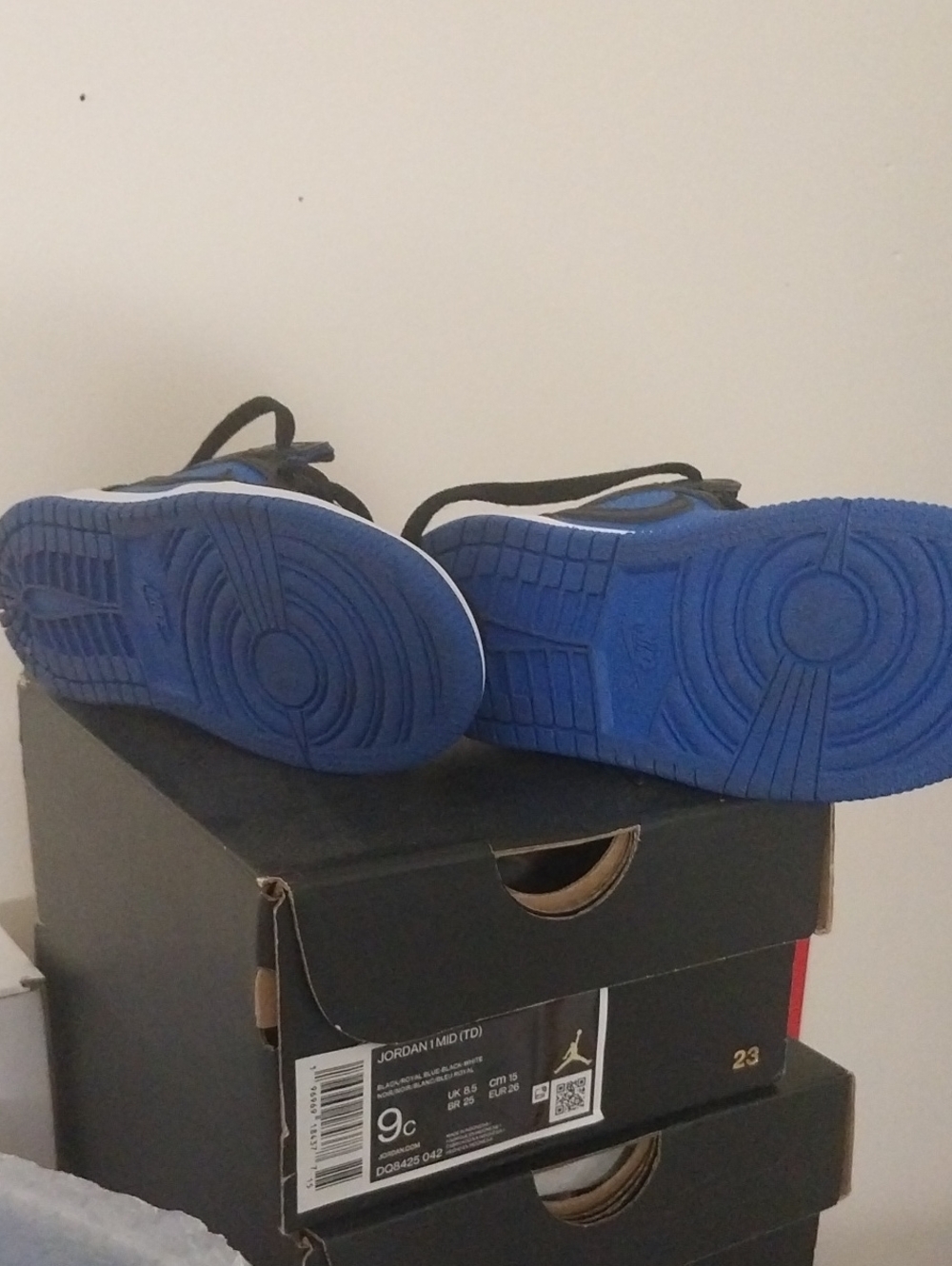 Jordan 1 Mid - Picture 3 of 4
